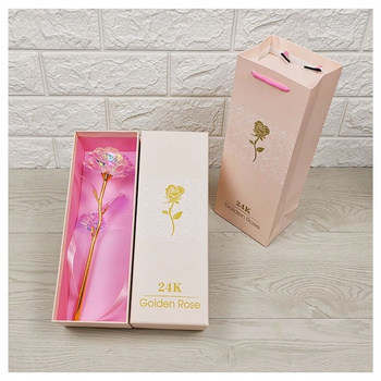 Křišťálový věčný květ růže v krabičce na růže